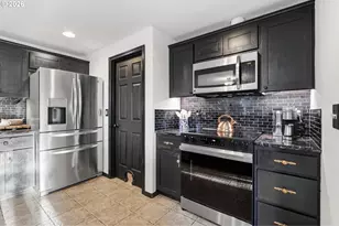 2215 NE Grandhaven St, McMinnville, OR 97128 - Photo 8