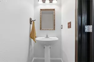 2215 NE Grandhaven St, McMinnville, OR 97128 - Photo 6