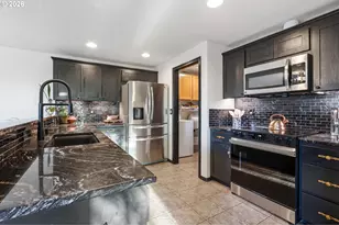 2215 NE Grandhaven St, McMinnville, OR 97128 - Photo 12