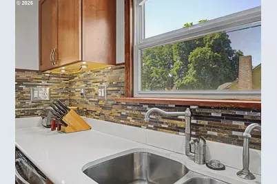 5774 NE Garfield Ave, Portland, OR 97211 - Photo 12