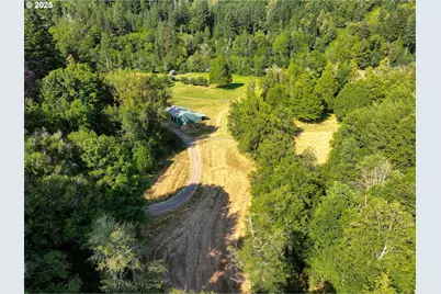 99301 Agness Rd, Gold Beach, OR 97444 - Photo 16