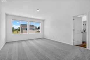 564 Upland Ave, Woodburn, OR 97071 - Photo 8