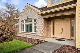 575 NW Blueridge Ct, Beaverton, OR 97006 - Photo 2