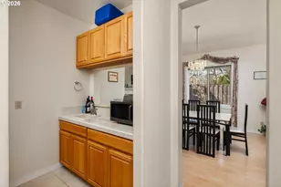 575 NW Blueridge Ct, Beaverton, OR 97006 - Photo 10