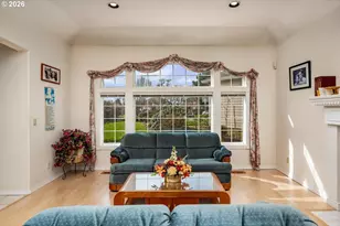 575 NW Blueridge Ct, Beaverton, OR 97006 - Photo 2