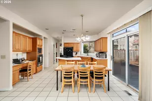 575 NW Blueridge Ct, Beaverton, OR 97006 - Photo 12