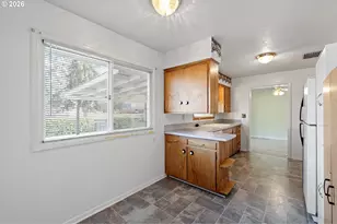 630 S 3rd St, Cottage Grove, OR 97424 - Photo 22