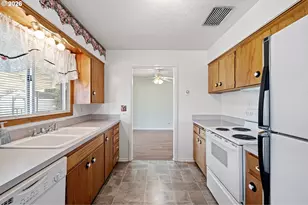 630 S 3rd St, Cottage Grove, OR 97424 - Photo 20