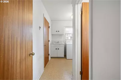 630 S 3rd St, Cottage Grove, OR 97424 - Photo 34