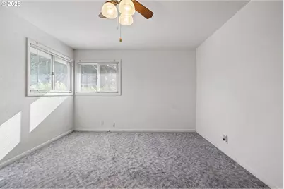 630 S 3rd St, Cottage Grove, OR 97424 - Photo 28