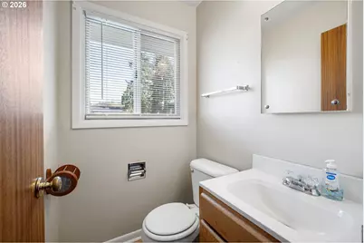 630 S 3rd St, Cottage Grove, OR 97424 - Photo 32