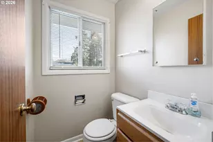 630 S 3rd St, Cottage Grove, OR 97424 - Photo 32