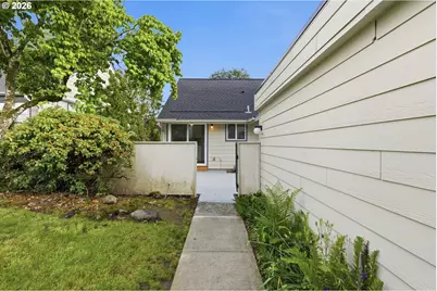 55 NE Village Squire Ave #6, Gresham, OR 97030 - Photo 2