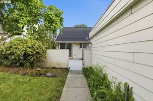 55 NE Village Squire Ave, Gresham, OR 97030 - Photo 2