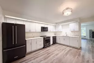 650 SW Meadow Dr, Beaverton, OR 97006 - Photo 2