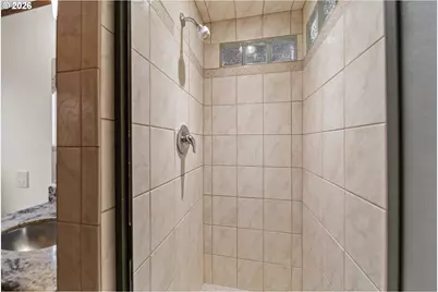 2410 NW 5th St, Gresham, OR 97030 - Photo 28