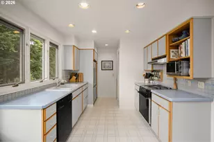 6464 SW Parkhill Dr, Portland, OR 97239 - Photo 26