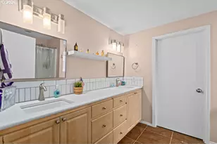 1015 SW 2nd St, Warrenton, OR 97146 - Photo 10