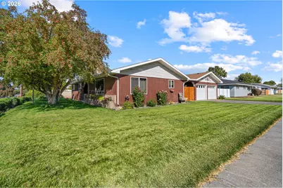 905 SW 4th St, Hermiston, OR 97838 - Photo 1