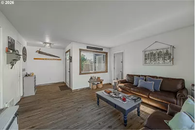 975 Augustine Ave, Coos Bay, OR 97420 - Photo 6