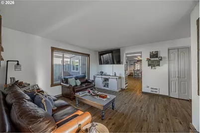 975 Augustine Ave, Coos Bay, OR 97420 - Photo 8