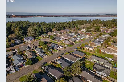 975 Augustine Ave, Coos Bay, OR 97420 - Photo 36