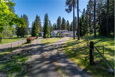 982 Doerner Rd, Roseburg, OR 97471 - Photo 2