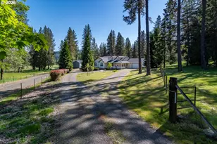 982 Doerner Rd, Roseburg, OR 97471 - Photo 2