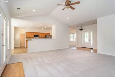 982 Doerner Rd, Roseburg, OR 97471 - Photo 4