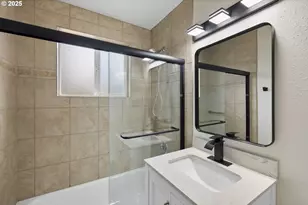 10116 N Hudson St, Portland, OR 97203 - Photo 20