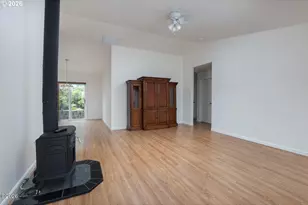 539 SE Neptune Ave, Lincoln City, OR 97367 - Photo 4