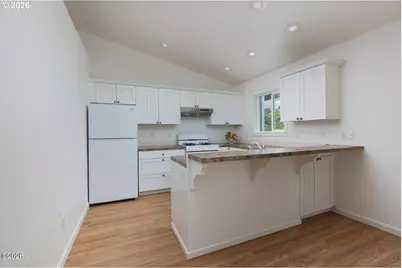 539 SE Neptune Ave, Lincoln City, OR 97367 - Photo 8