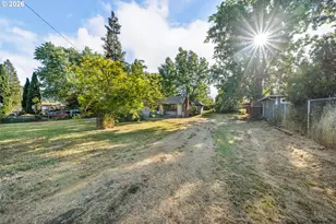 381 SE Gregory Dr, Winston, OR 97496 - Photo 22