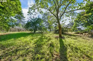 381 SE Gregory Dr, Winston, OR 97496 - Photo 24