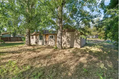 381 SE Gregory Dr, Winston, OR 97496 - Photo 4