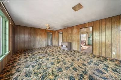 381 SE Gregory Dr, Winston, OR 97496 - Photo 10