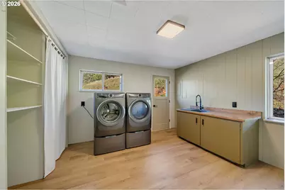 990 Skyline Dr, Tillamook, OR 97141 - Photo 30