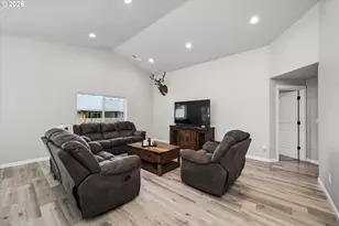 392 Owens Wy, Creswell, OR 97426 - Photo 6