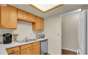 12506 SE Stark St, Portland, OR 97233 - Photo 12