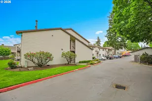 12506 SE Stark St, Portland, OR 97233 - Photo 2