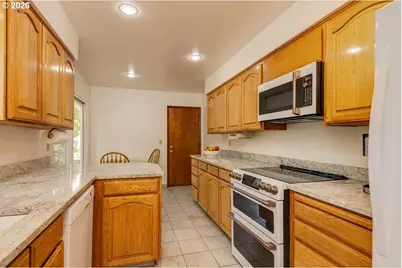 11925 SE 70th Ave, Milwaukie, OR 97222 - Photo 8