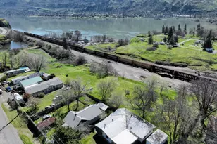 716 Washington St, Lyle, WA 98635 - Photo 2