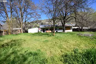 716 Washington St, Lyle, WA 98635 - Photo 30