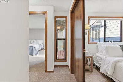 993 Robin Hood Ave, Eugene, OR 97401 - Photo 16