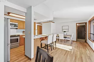 993 Robin Hood Ave, Eugene, OR 97401 - Photo 8