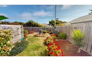 1239 Iris St, Brookings, OR 97415 - Photo 26