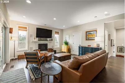 250 W St James Pl, Longview, WA 98632 - Photo 8