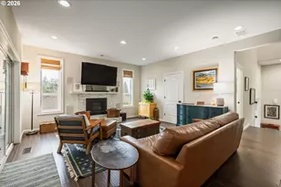 250 W St James Pl, Longview, WA 98632 - Photo 8