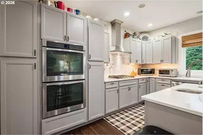 250 W St James Pl, Longview, WA 98632 - Photo 4