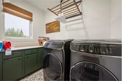 250 W St James Pl, Longview, WA 98632 - Photo 10